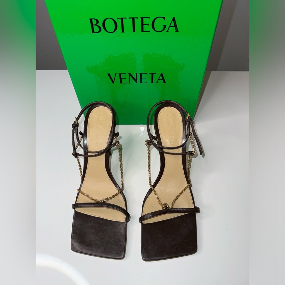 Bottega Veneta - 37 US - Strech Chain Sandals - Brown with Golden Chain - Picture 13 of 17